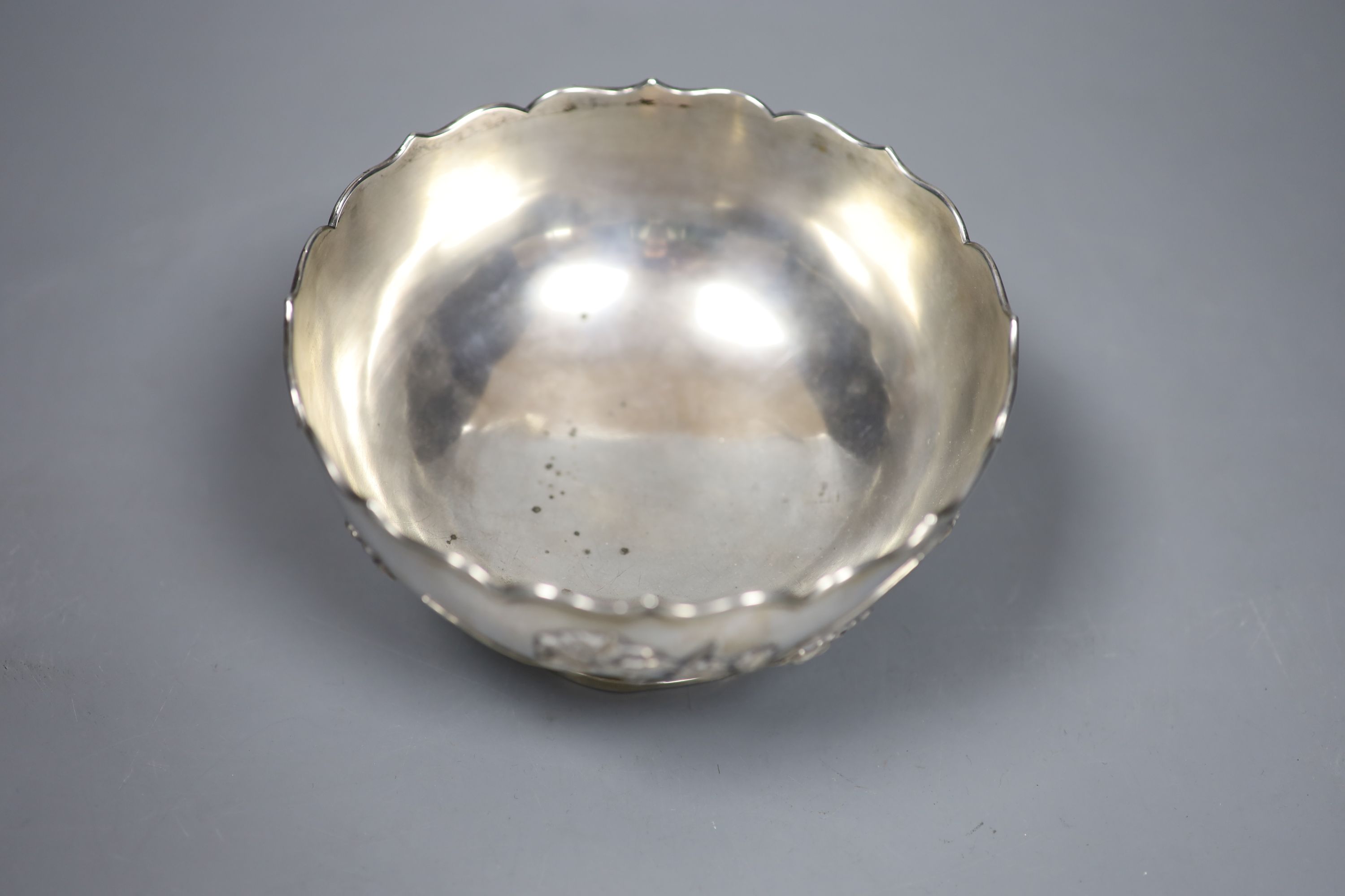 A late 19th/early 20th century Chinese Export white metal bowl by Zee Wo, diameter 15.3cm, 10oz.